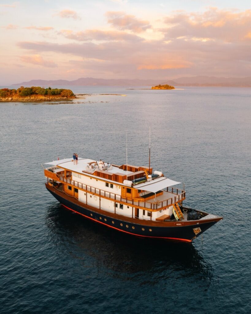 Rascal Yacht Charter